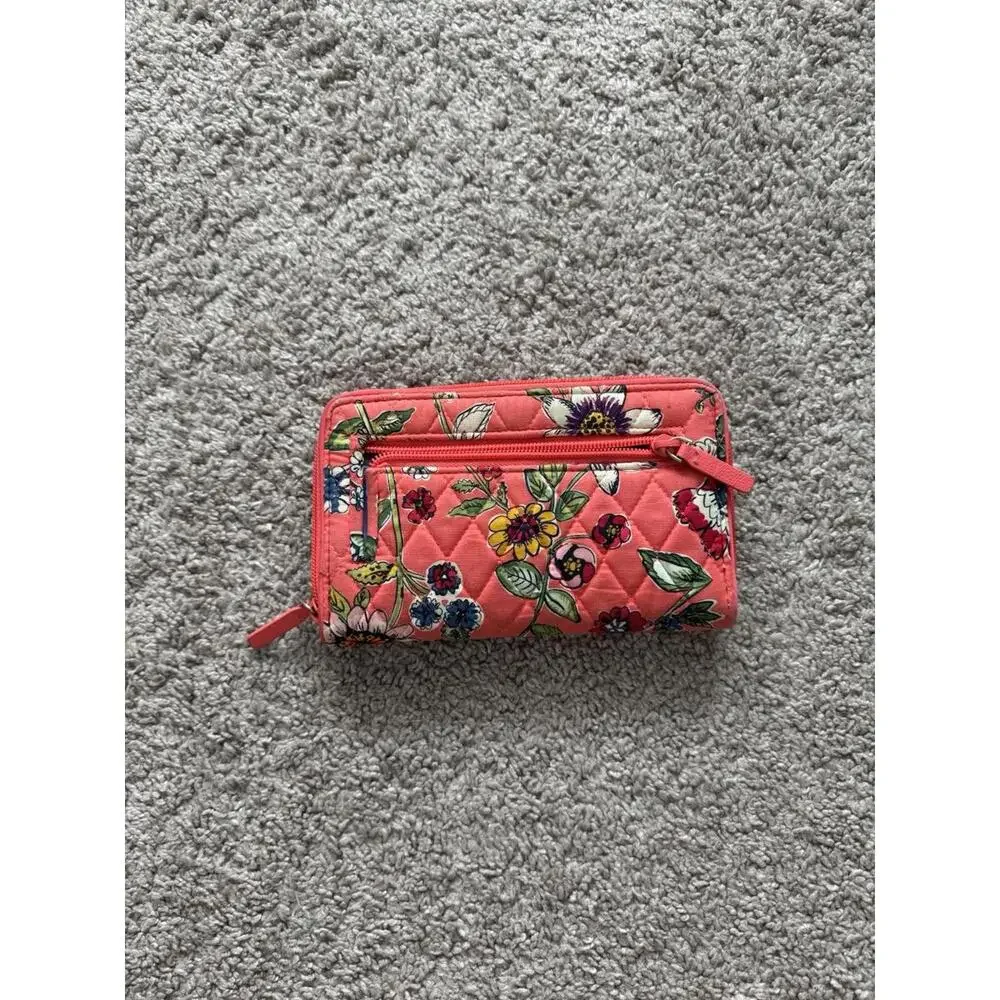 Vera Bradley RFID Turnlock Wallet Zip Paisley Floral Pink‎ Quilted